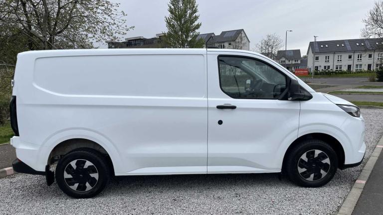 2024 Ford Transit Custom 2.5 PHEV 232ps H1 Van Trend Auto Van Plug-In Hy Automatic