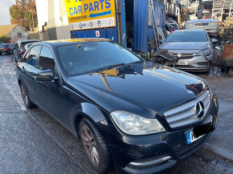 12 Mercedes c200 2.2 diesel Auto Black BREAKING parts