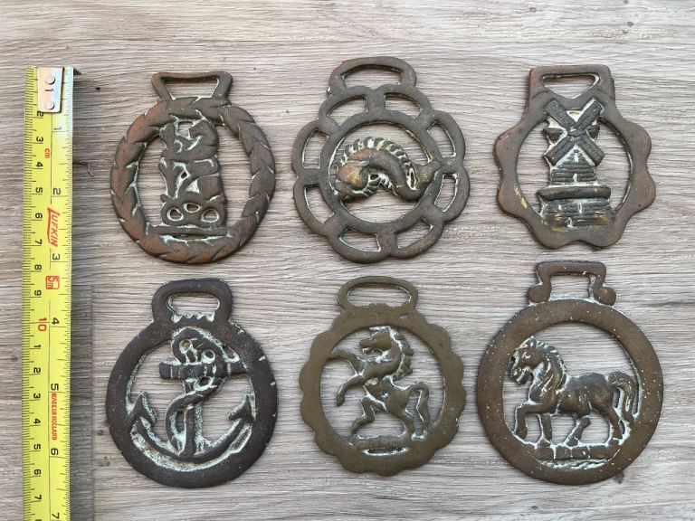 6 brass horse brass medallions 