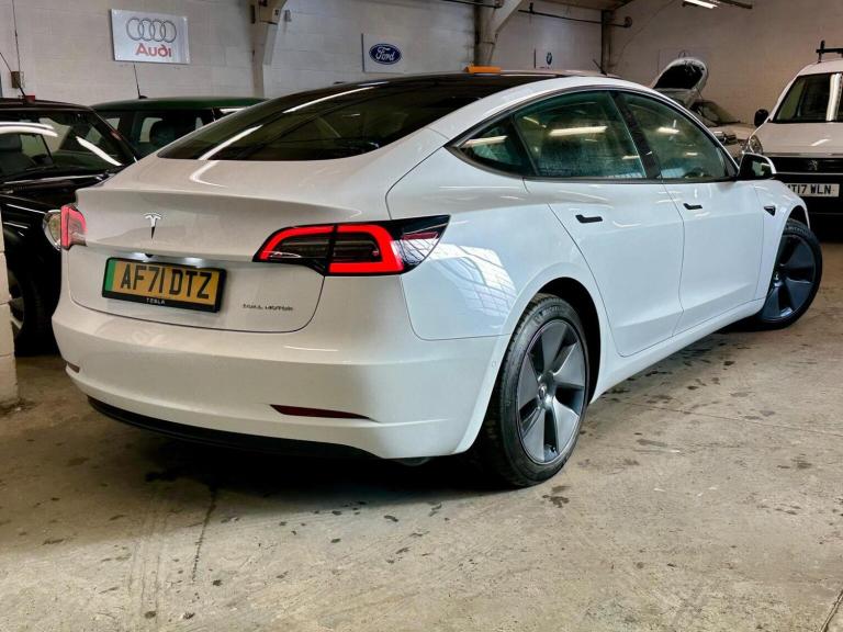 TESLA MODEL 3 (Dual Motor) Long Range Auto 4WDE 4dr 2021