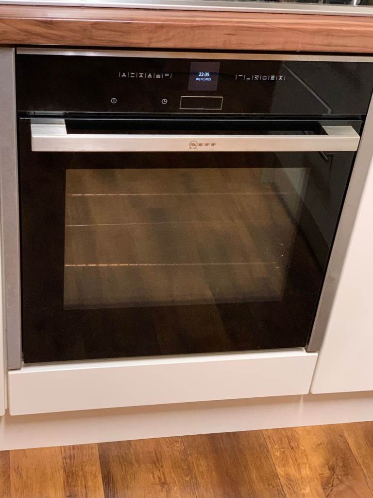 Neff built-in electric oven for parts or repair