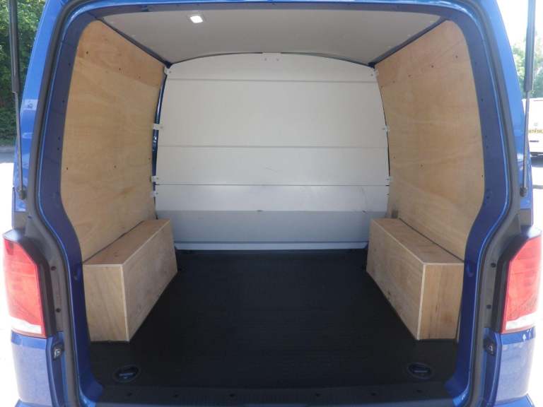 VOLKSWAGEN TRANSPORTER T32 2.0 TDI 150 Highline LWB KOMBI 2024