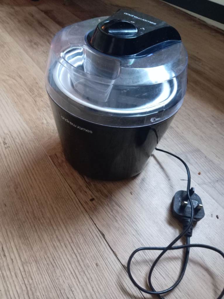 Ice cream maker 