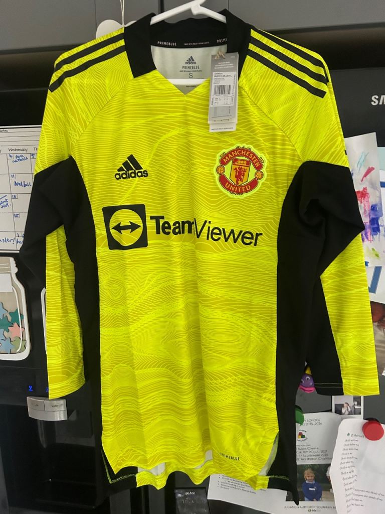 Manchester United 2021/22 Goal Keeper shirt