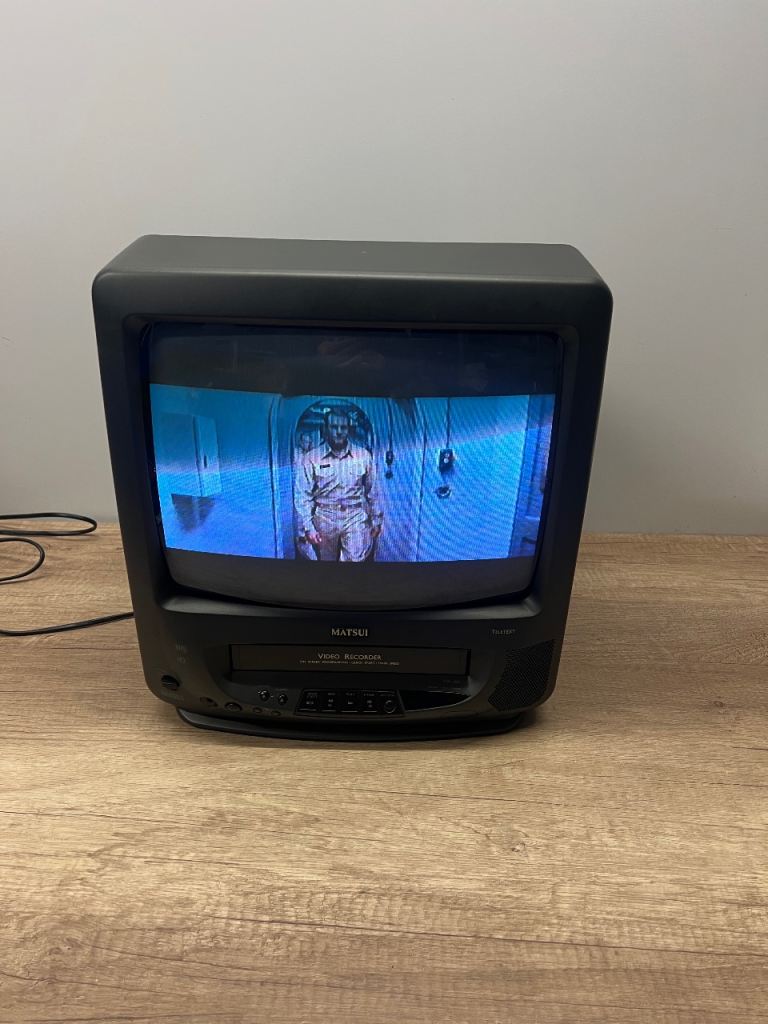  MATSUI  TVR180T CRT Retro Gaming 14" TV Monitor VCR Combo  No remote control 