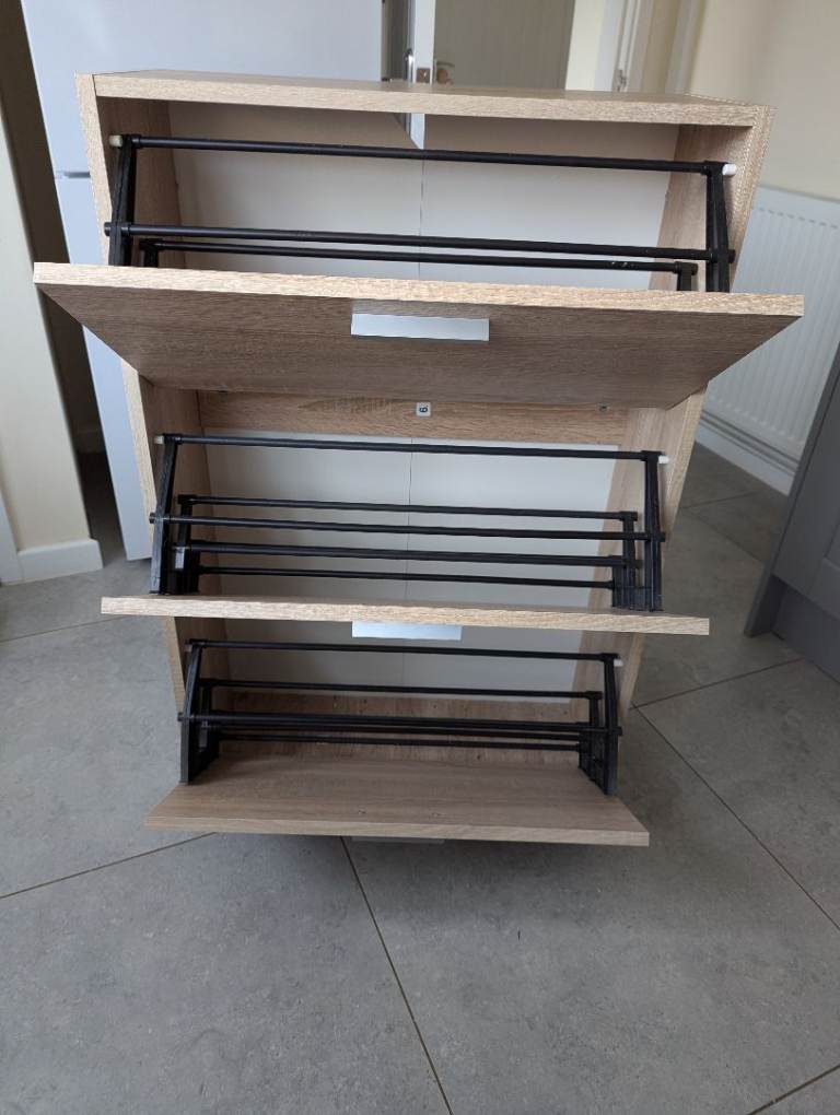 Shoe storage unit 