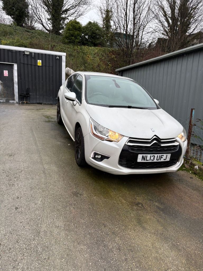 Citroen, DS4, Hatchback, 2013, Manual, 1598 (cc), 5 doors