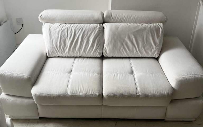 white 2&1 sofa with storage underneath and a armchair 