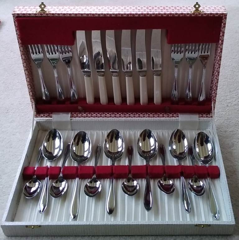 Smith Seymour Limited Sheffield 24 Piece Cutlery Set