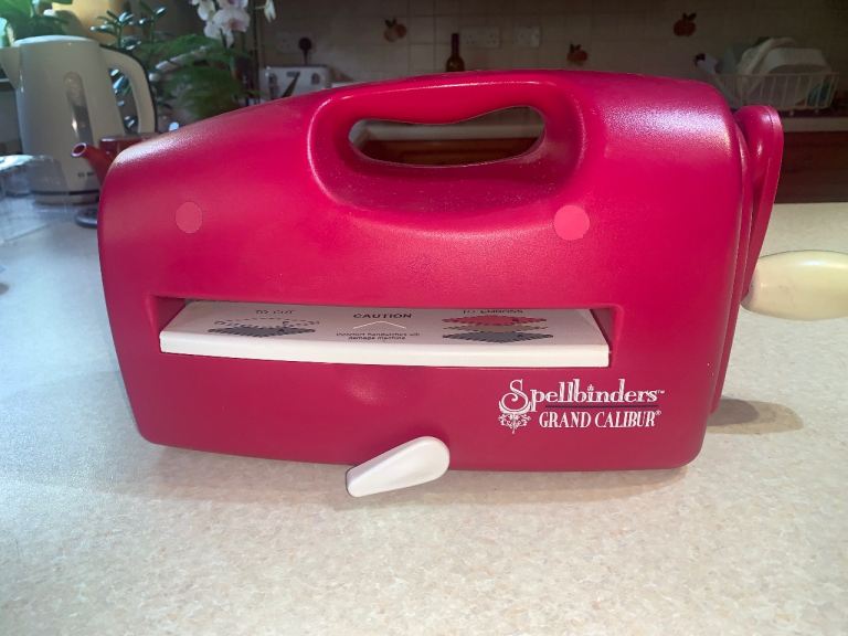 Spellbinders Grand Calibur Die Cutting and Embossing Machine - Pink, Good Condition