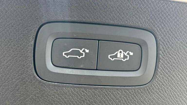 2025 Volvo XC90 Ultra T8 AWD Plug-in hybrid Electric/Petrol Dark 7 Seats Automatic SUV Hybrid Aut...