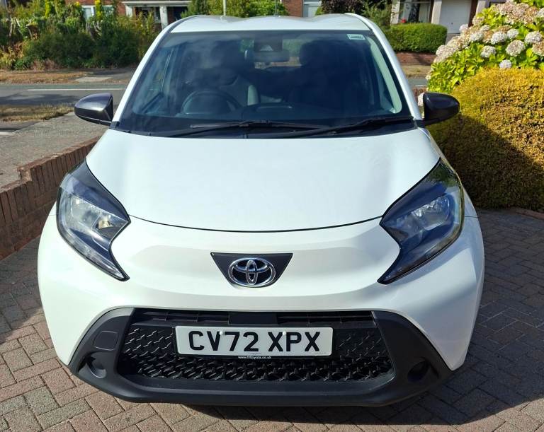 CV72 XPX   AYGO X PURE. WHITE. First to see will buy. FULL DEALER SERVICE HISTORY