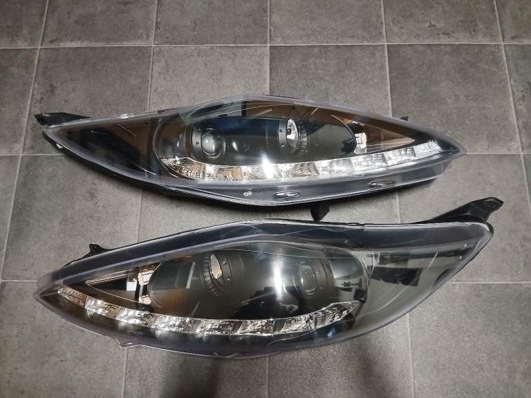 Ford Fiesta Mk7 2008-2013 Projector Headlights Lamps With LED DRL Black R8 Look