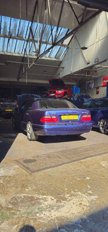 Mercedes E430 V8 W210