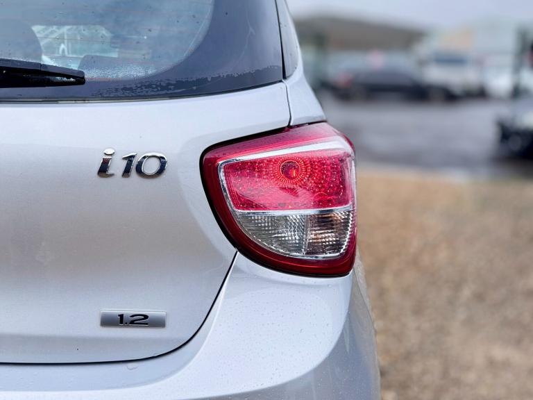 2015 Hyundai i10 1.2 SE 5dr HATCHBACK Petrol Manual