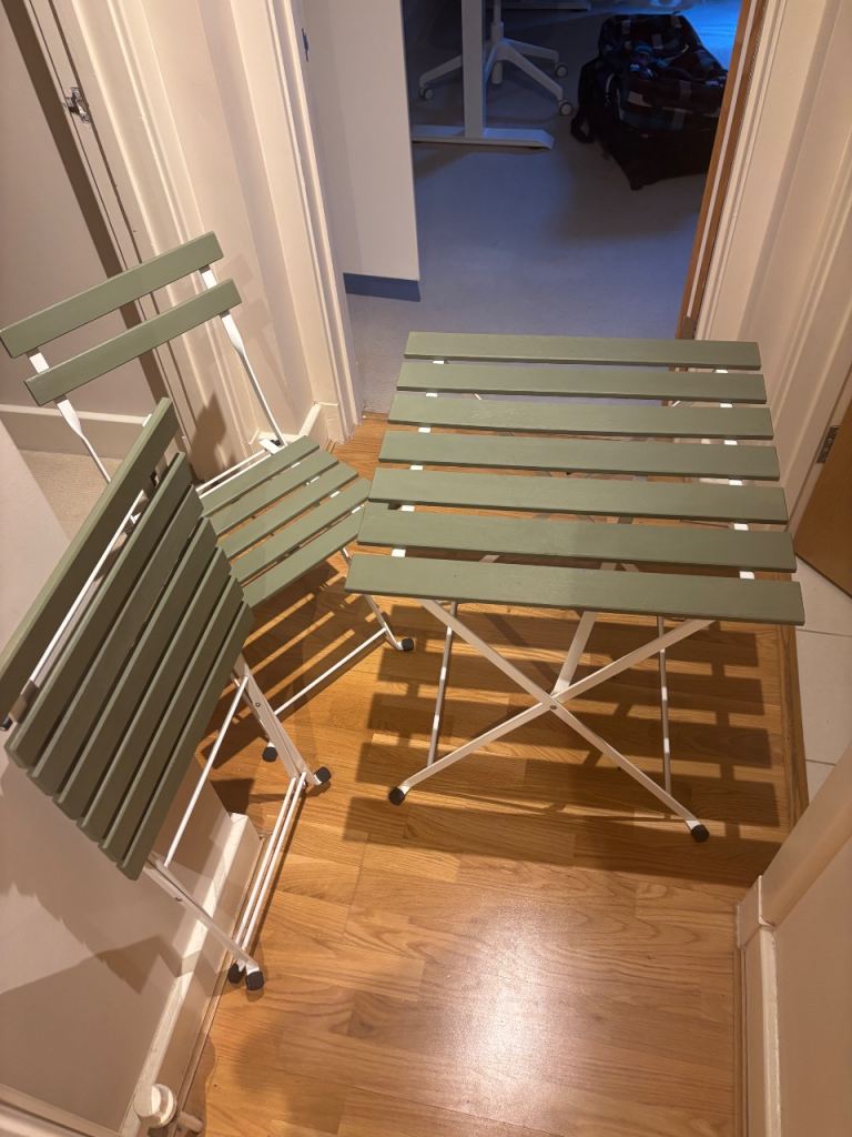 Green Garden Patio Table and 2 Chairs Set 