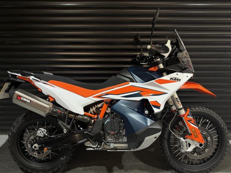 KTM 890 ADVENTURE R Tech Pack KTM Heated Grips Sports Exhaust 