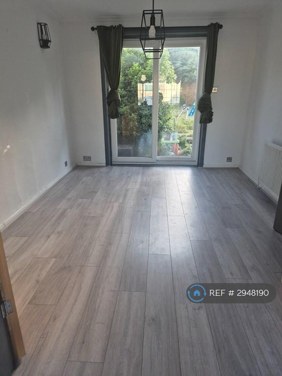 3 bedroom house in Bradford, Bradford, BD9 (3 bed) (#2948190)