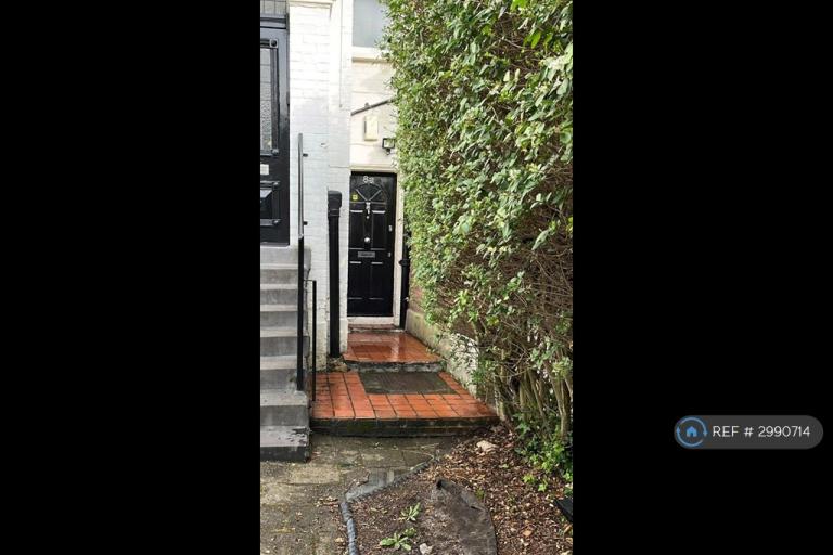 3 bedroom flat in Christchurch Avenue, London, NW6 (3 bed) (#2990714)
