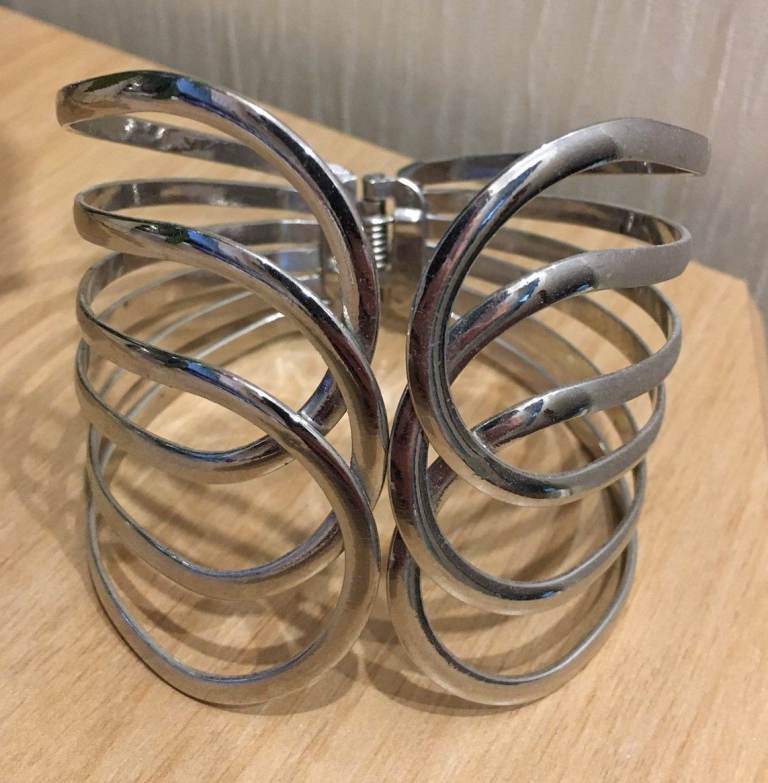 VINTAGE SILVER TONE HINGED BRACELET