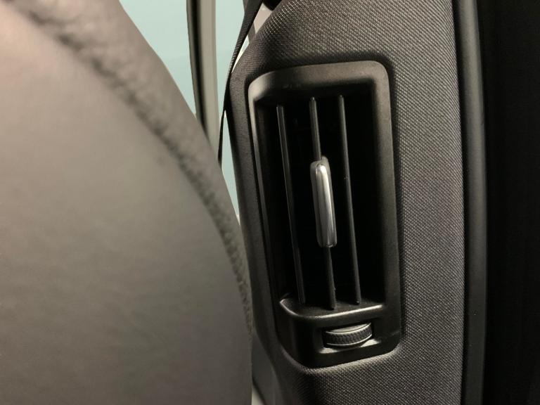 2022 Volvo XC60 2.0 B5P Plus Dark 5dr AWD Geartronic ESTATE PETROL Automatic