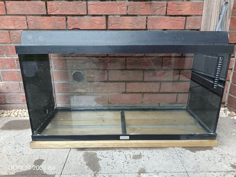 Jewel 80 Litre Aquarium Fishtank with Fitted Light