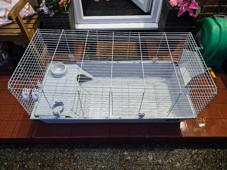 Indoor rabbit / guinea pig cage