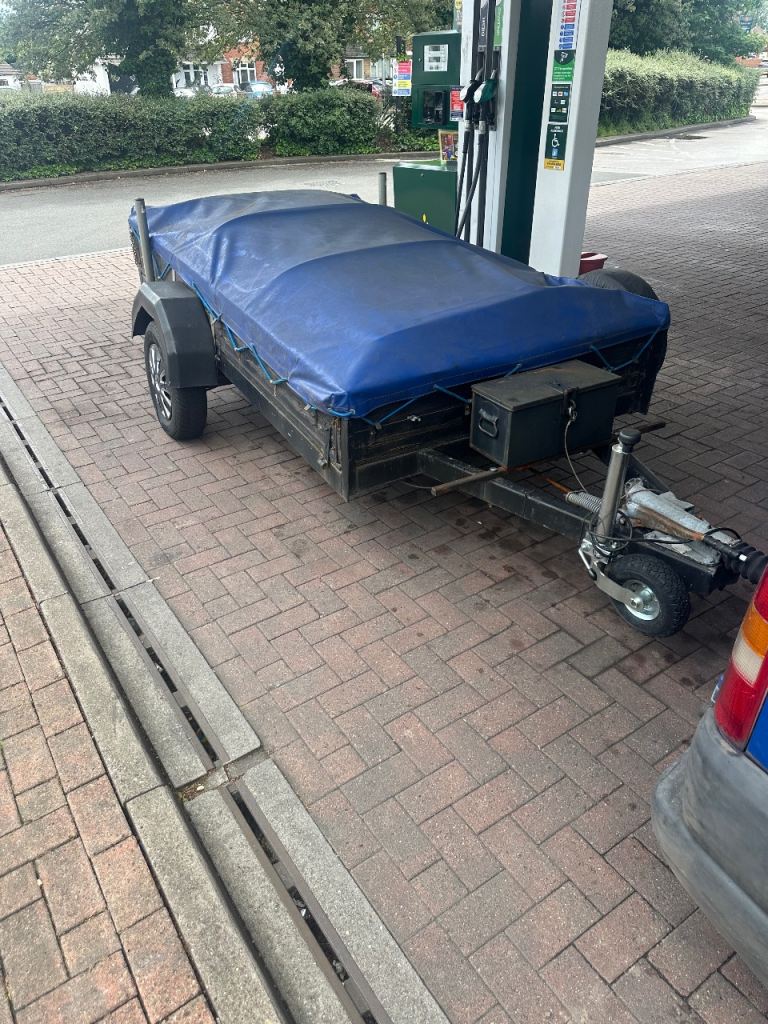 9x5 pull trailer with breaks and cover very good condition £350 
