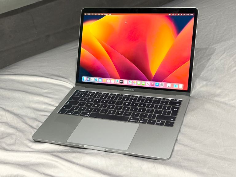 CAN DELIVER, MACBOOK PRO 2017 13 INCH LAPTOP, I7, 512GB SSD, 16GB RAM SPACE GREY FULL WORKING ORDER 