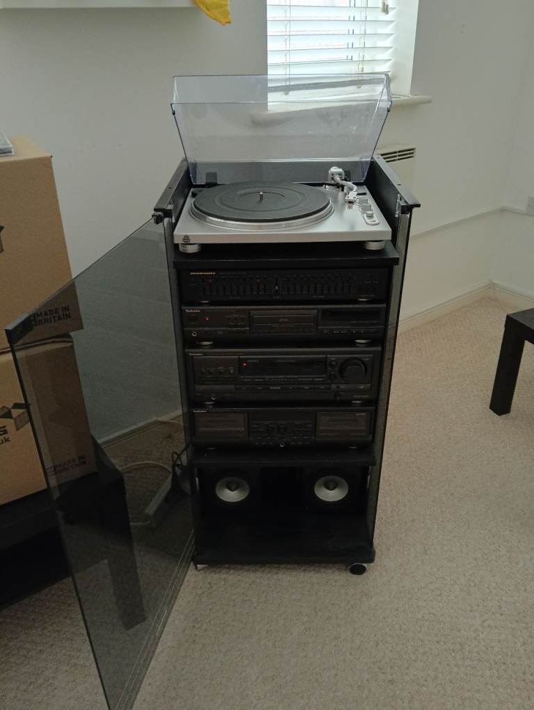 Technics Stereo System with Turntable and Cabinet – Good Condition