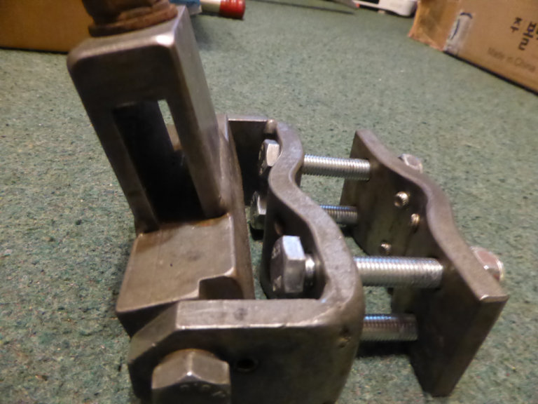 SWAN NECK towbar stabiliser adapter.