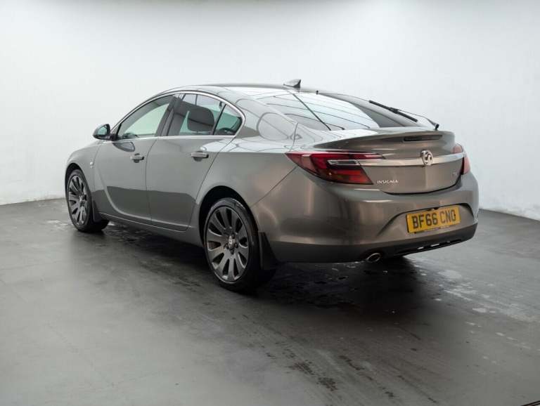 2016 Vauxhall Insignia 2.0 CDTi Elite Nav Hatchback 5dr Diesel Auto Euro 6 (170 ps) - PARKING SEN...