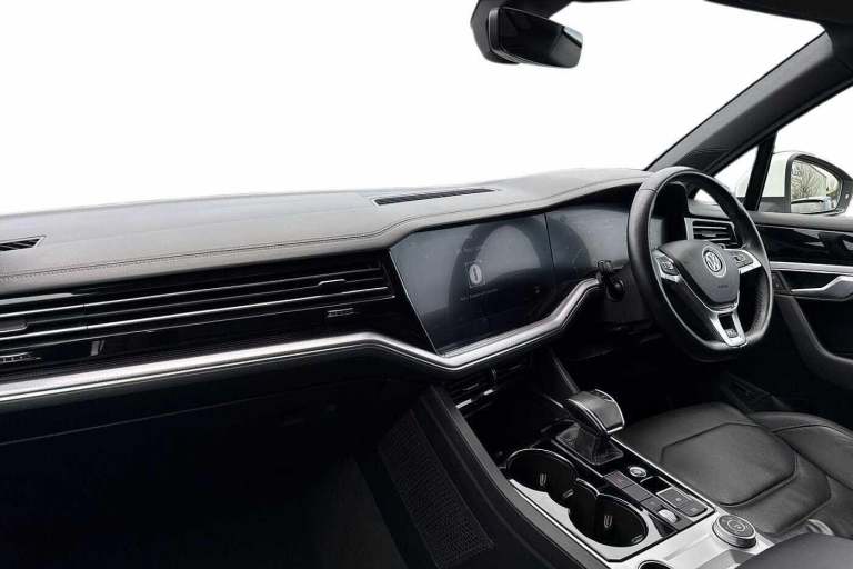 2018 Volkswagen Touareg 3.0 V6 TDI 4Motion R-Line Ã¢Â­Â14 way power adjustment, Innovation cockp...