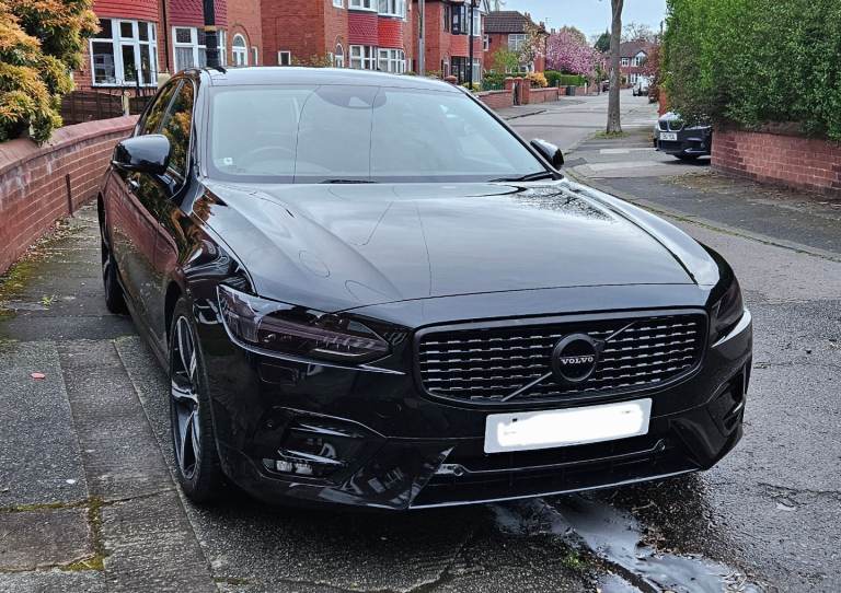 Black R-Design 2019 Volvo S90 2.0 T4 Petrol Auto. Full Service History. 2 Owners
