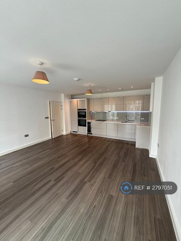 3 bedroom flat in Olympic Park Avenue, London, E20 (3 bed) (#2797051)