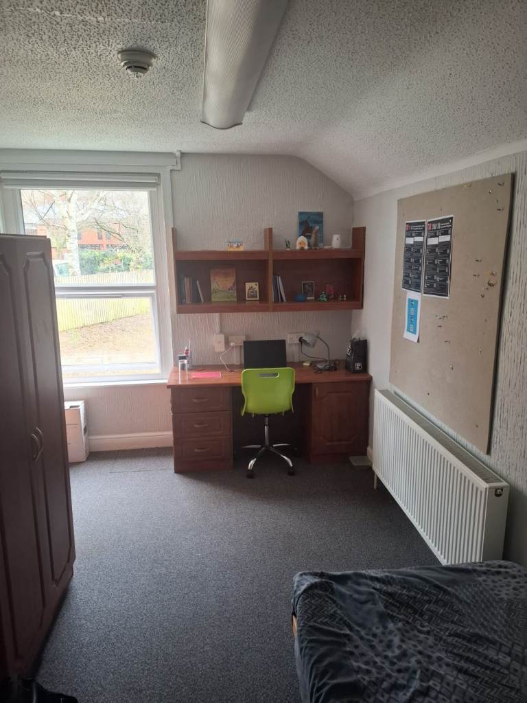 SINGLE BED ALL MALE STUDENT HOUSE - COLUM PLACE CARDIFF