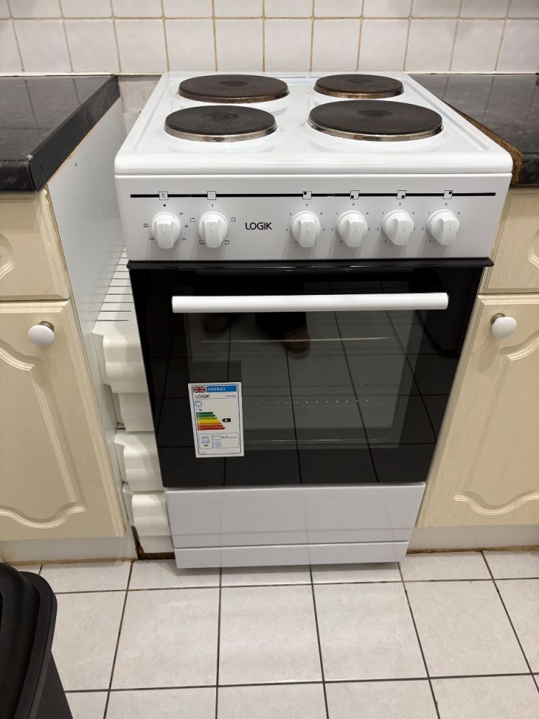 Logik Freestanding Electric Cooker – White, Good Condition