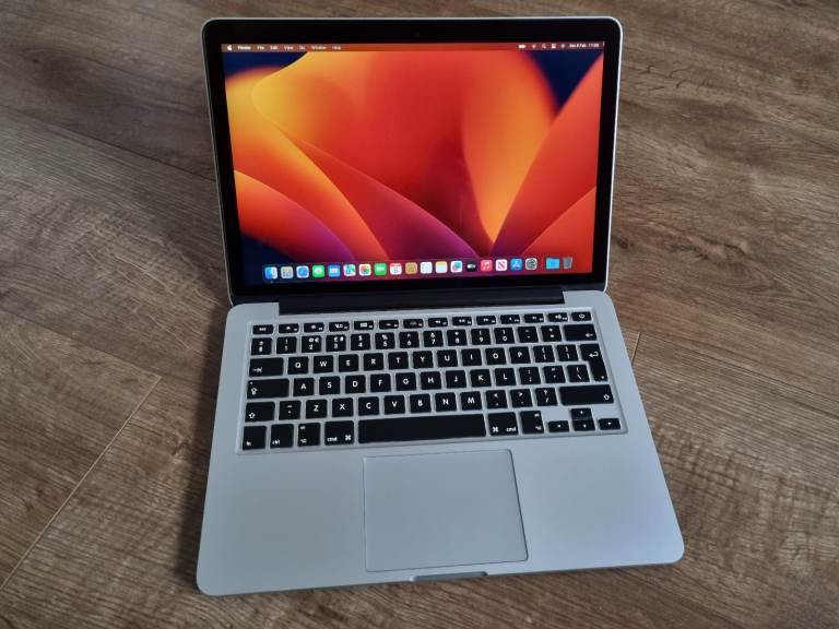 Apple Macbook Pro 13inch A1502 SSD Storage Mircosoft Office cu