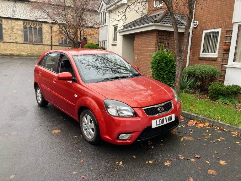 KIA RIO 1.5 2 CRDI 5 DOOR HATCHBACK £35 ROAD TAX