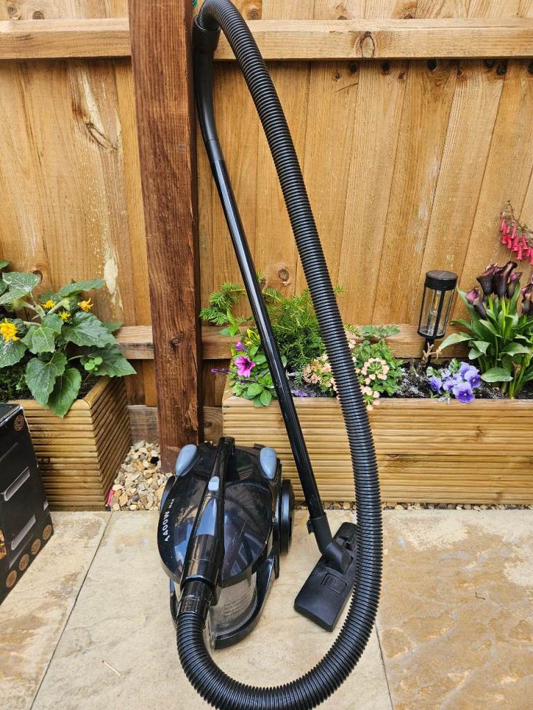 Vacuum cleaner Tesco VC109 1400W 