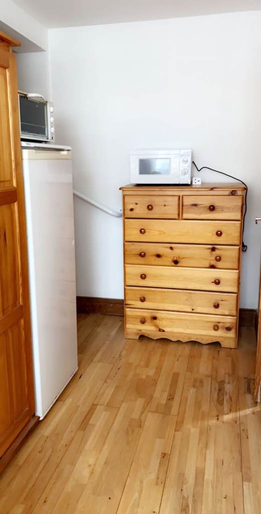 (AVAILABLE NOW+ALL BILLS INCLUDED) ..NICE BIG STUDIO DOUBLE Room in REDBRIDGE, IG1 3SS for £897pcm