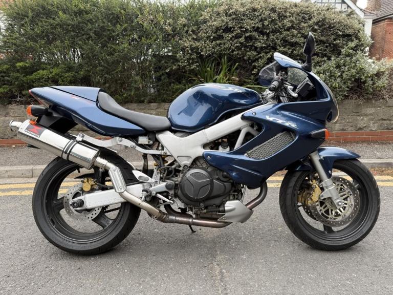 HONDA VTR1000 FIRESTORM 2000