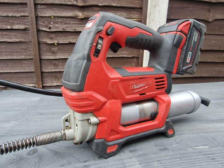 Milwaukee 18v grease gun