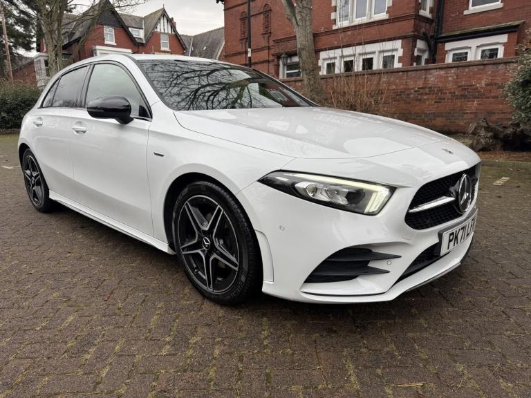 MERCEDES-BENZ A CLASS 1.3 A180 AMG Line Edition 2022
