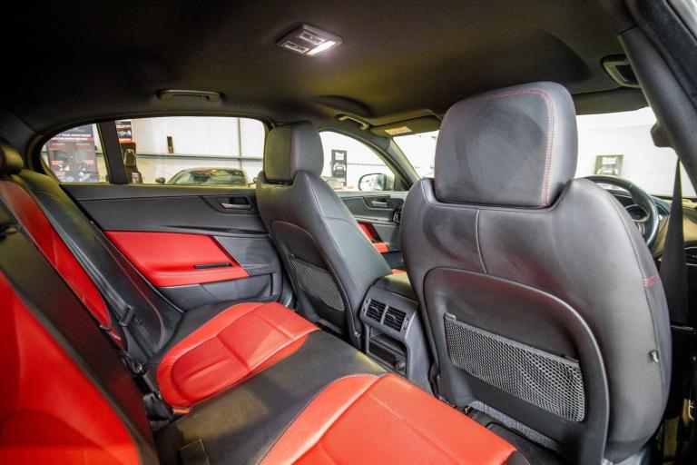 2015 Jaguar XE 2.0d R-Sport Saloon 4dr Diesel Auto Euro 6 (s/s) (180 ps) *Rear Camera + Ke SALOON...