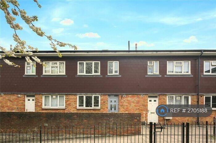 6 bedroom house in Corporation St, London, N7 (6 bed) (#2705188)