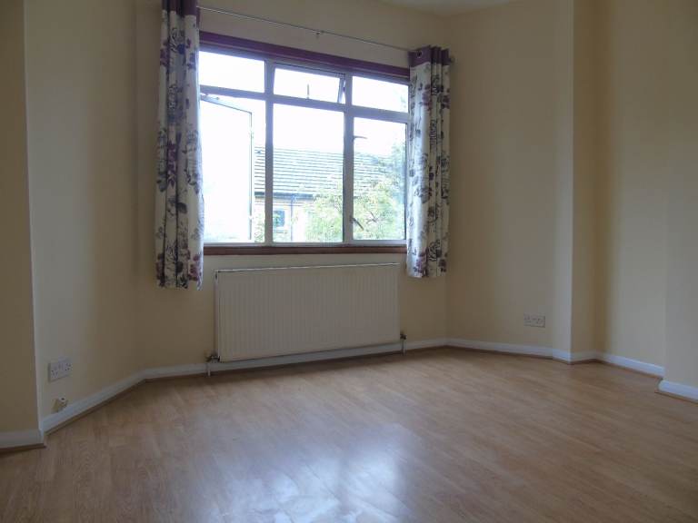 THE BEST 3 BEDROOM HOUSE FOR RENT IN WALTHAMSTOW!  located next station E17