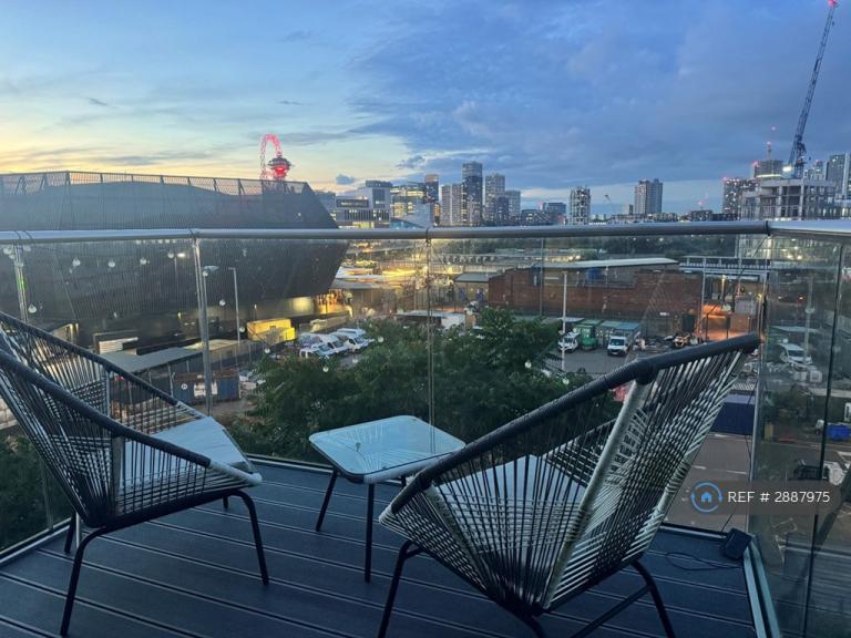 2 bedroom flat in Montford Place, London, E15 (2 bed) (#2887975)