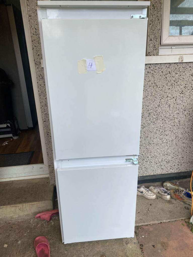 Non-working fridge / for spares or scrap