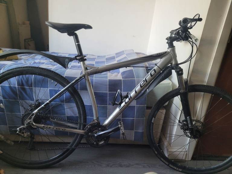 Carrera mens ltd edition Mountain/road bike